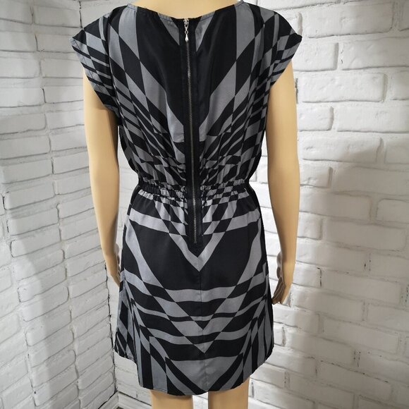 2 / $20.00 BeBop Ladies Size Medium Gray & Black Lightweight Elastic Waist Dress - Picture 2 of 9